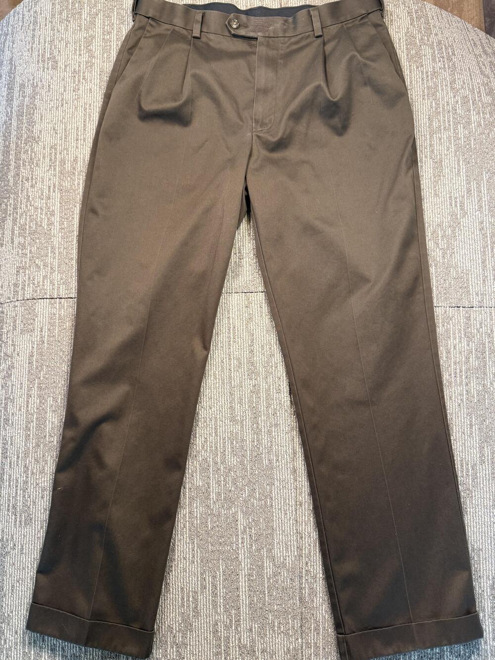 Roundtree & Yorke Dress Pants Mens 36x32 Brown Pleated Comfort Waist Straight